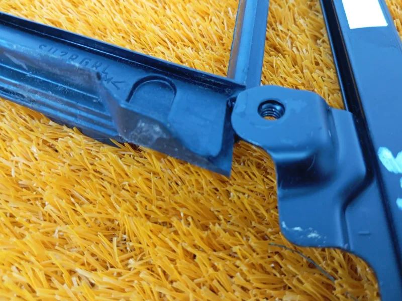 Уплотнитель стекла двери