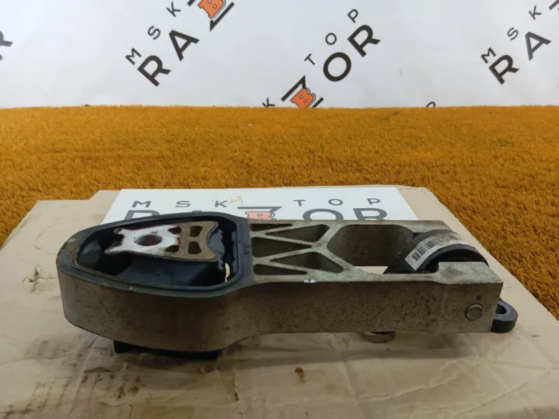 Подушка двигателя