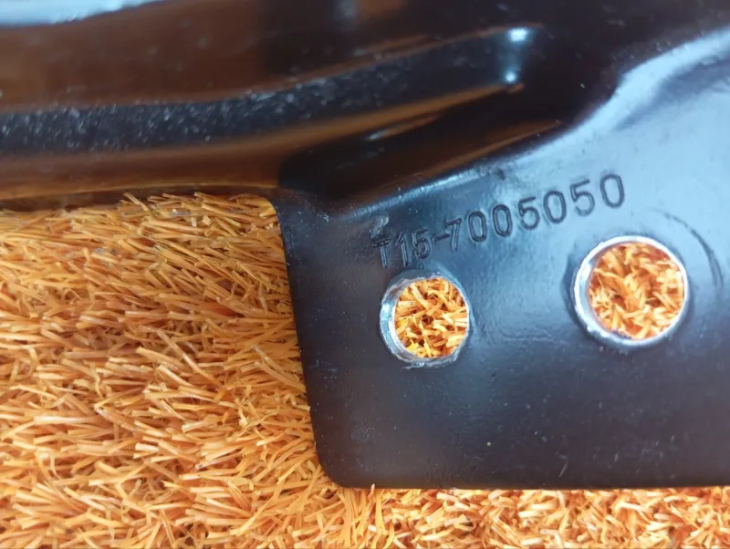 Кронштейн заднего сиденья