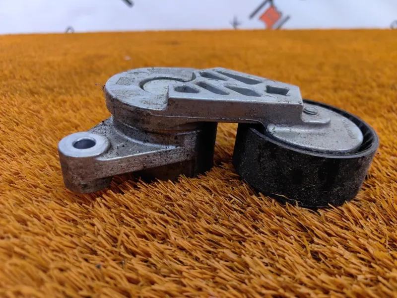 Ролик натяжной навесного оборудования