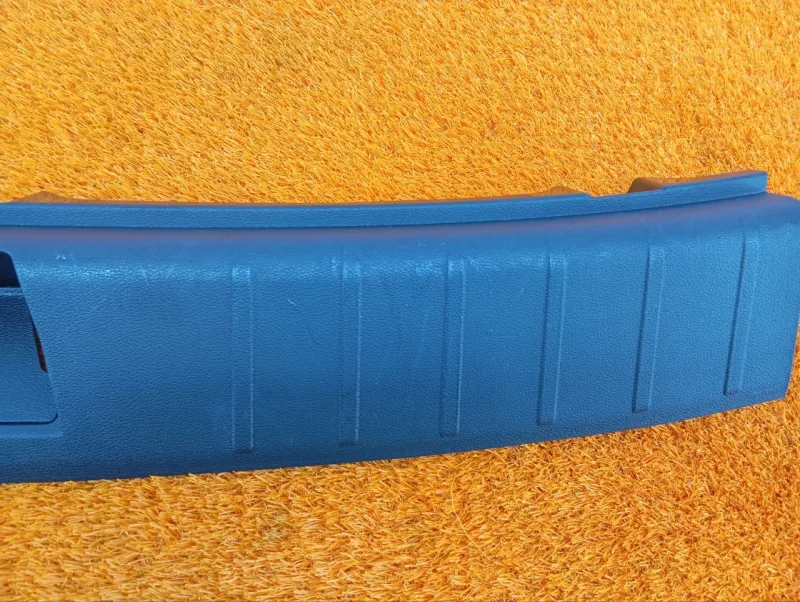 Накладка замка багажника