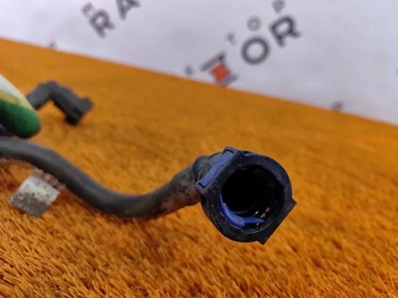 Трубка топливная