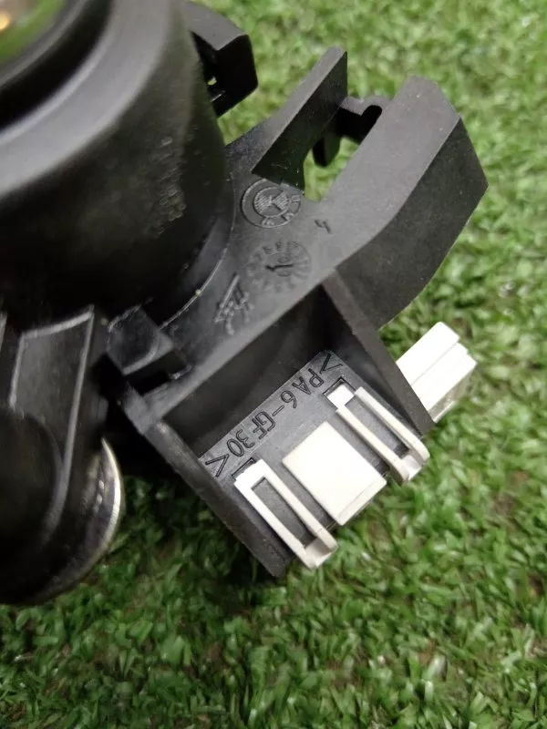 Личинка замка багажника