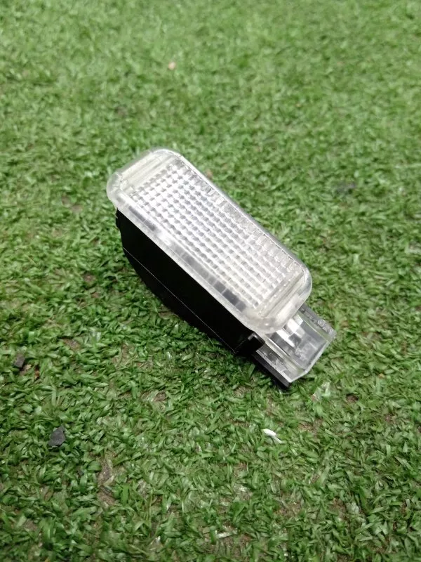 Плафон подсветки багажника