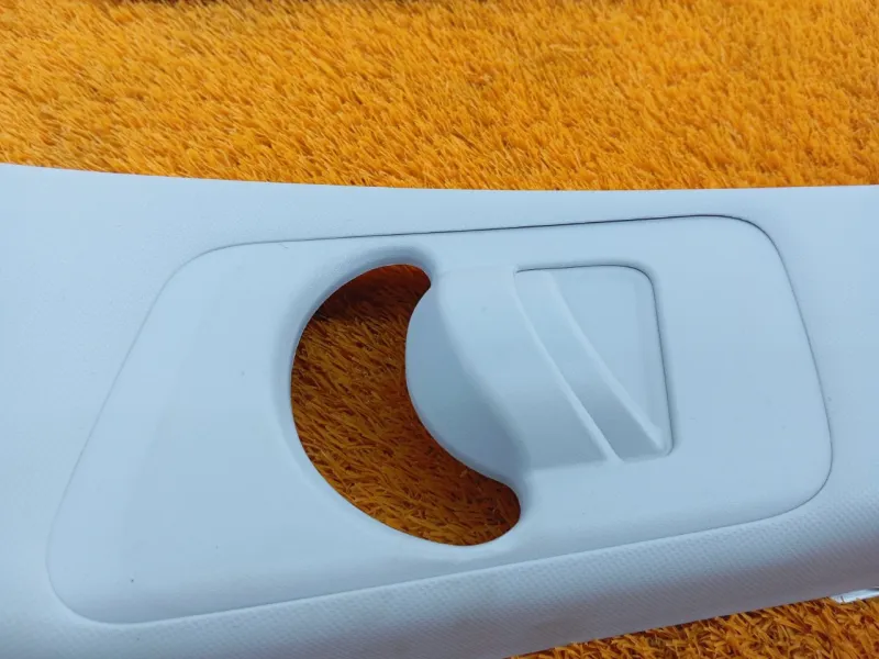 Обшивка центральной стойки