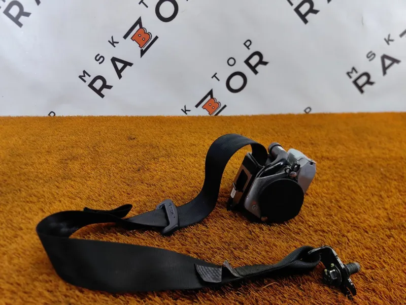 Ремень безопасности