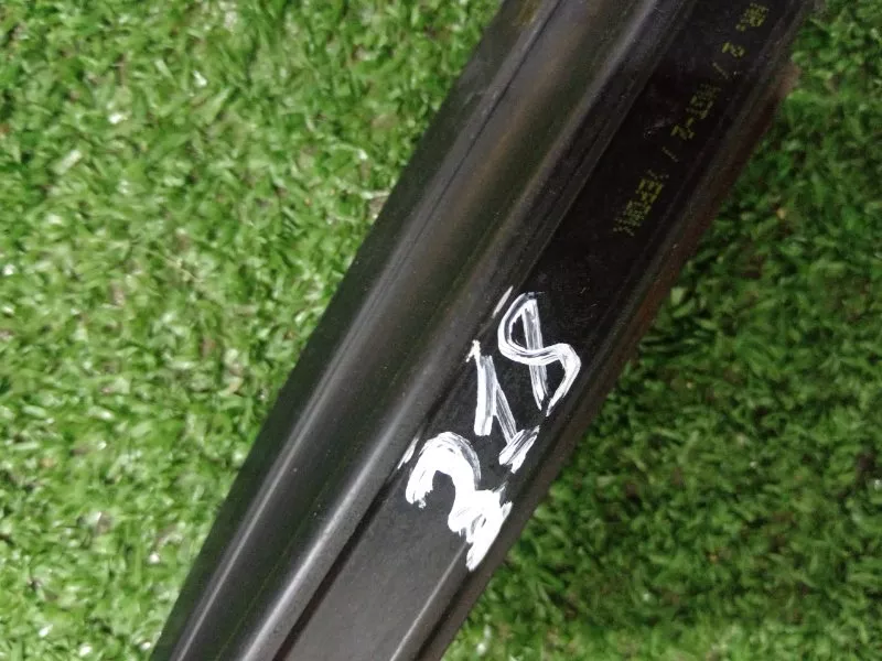 Уплотнитель стекла двери