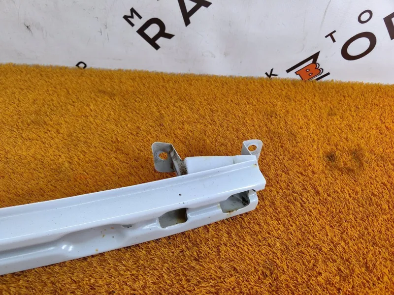 Усилитель бампера