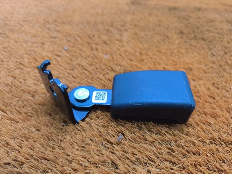 Ответная часть ремня безопасности