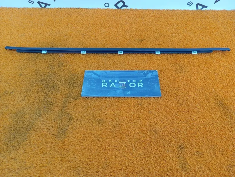 Уплотнитель стекла двери