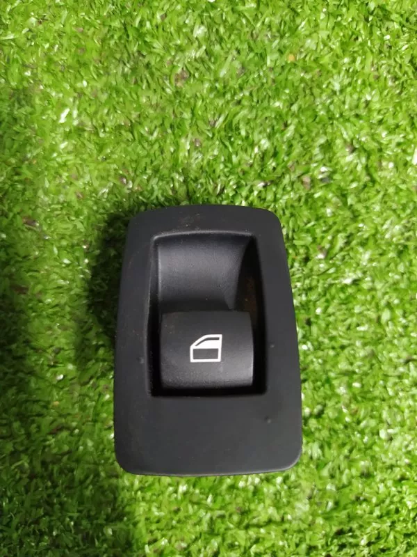 Кнопка стеклоподъемника