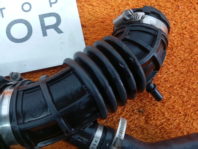 Патрубок интеркулера