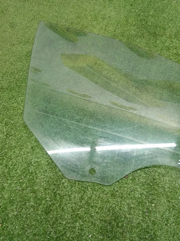 Стекло двери BMW 7-Series 2002 51338223840 E65/E66, переднее правое