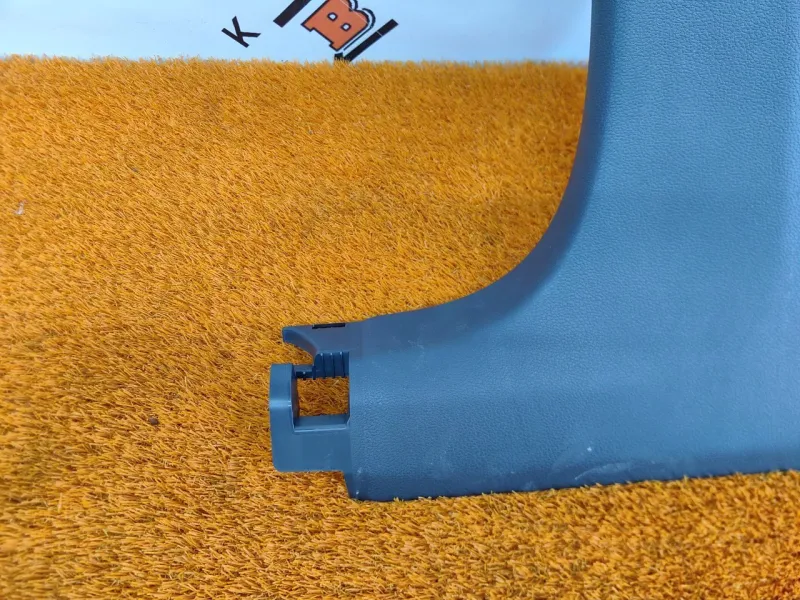 Обшивка центральной стойки