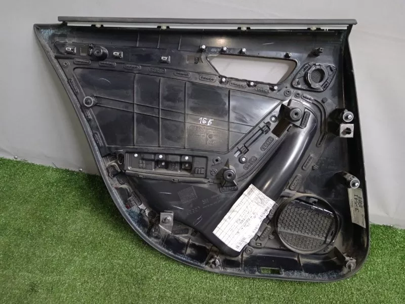 Обшивка двери Audi A4 2012 8K0867304G B8, задняя правая