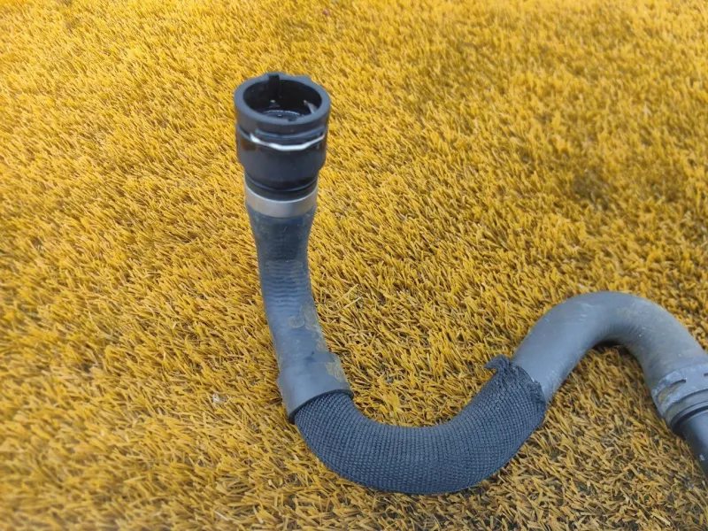 Патрубок радиатора