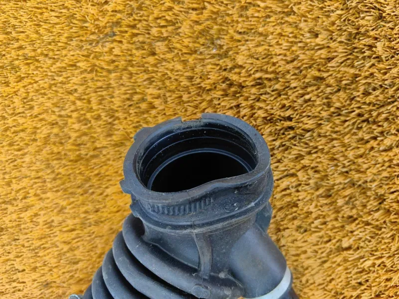 Патрубок воздушного фильтра