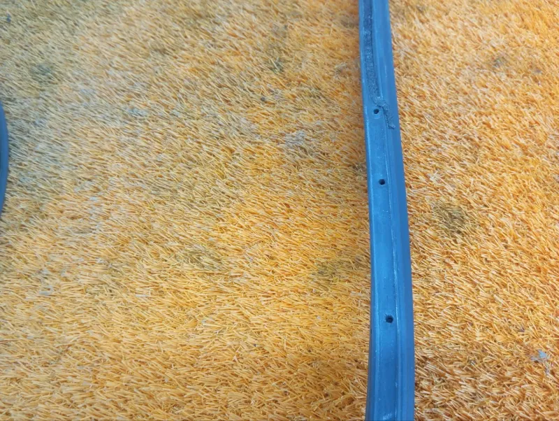 Уплотнитель двери