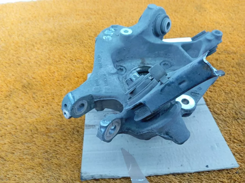 Кулак поворотный