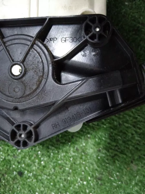 Стеклоподъемник Audi A4 2009 8K0837462E B8, передний правый