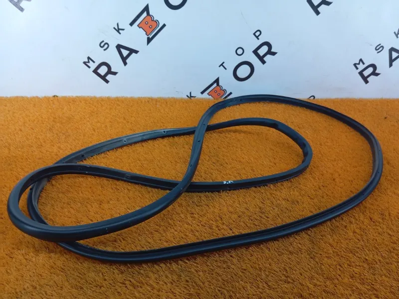 Уплотнитель двери