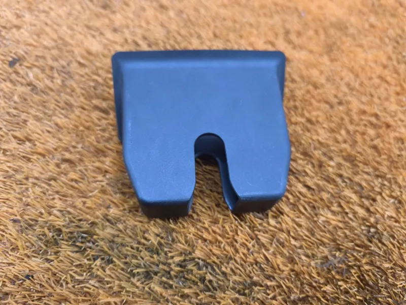 Накладка замка багажника