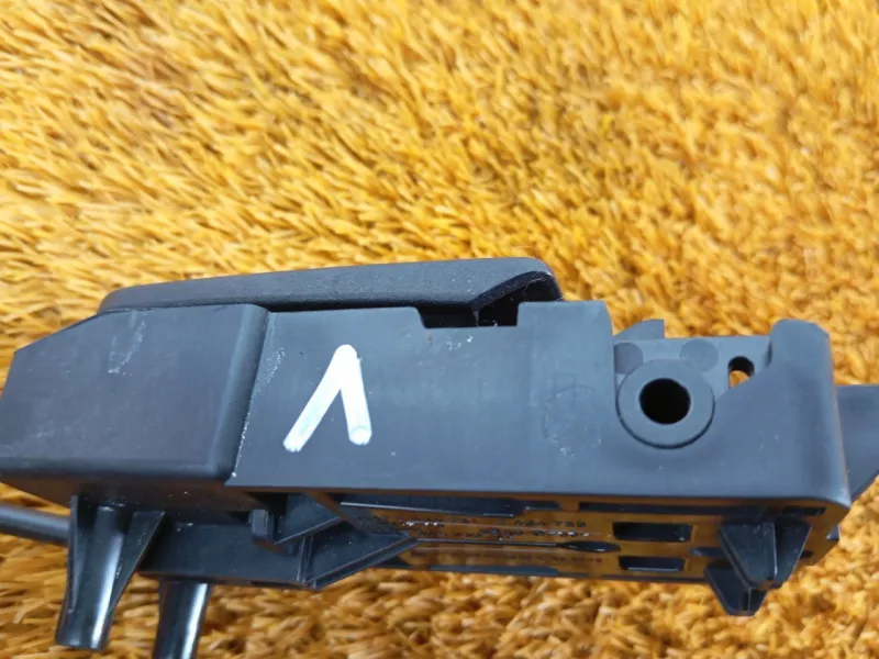 Ручка откидывания заднего сиденья BMW X3 2018 51477424731 G01 B47, левая