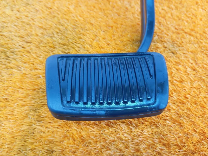 Педаль тормоза