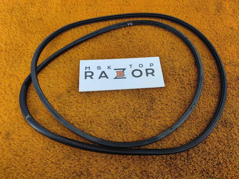 Уплотнитель двери