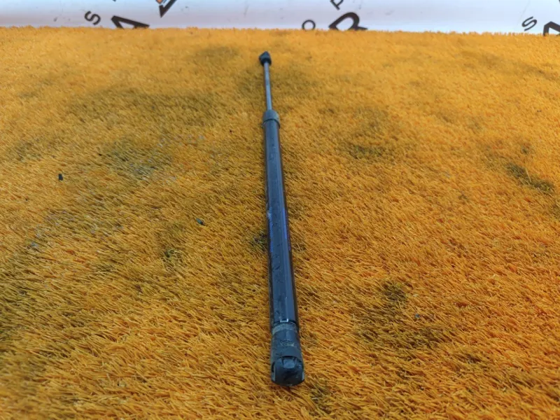 Амортизатор крышки багажника