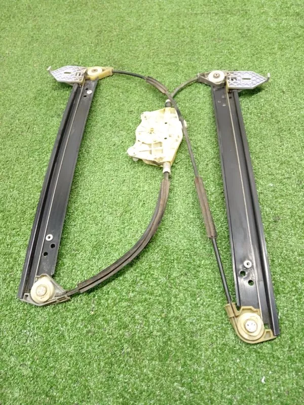 Стеклоподъемник Audi A8 2004 4E0839462C D3, задний правый