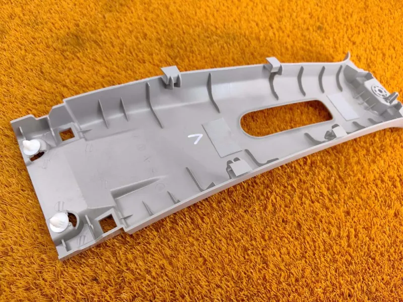 Обшивка центральной стойки