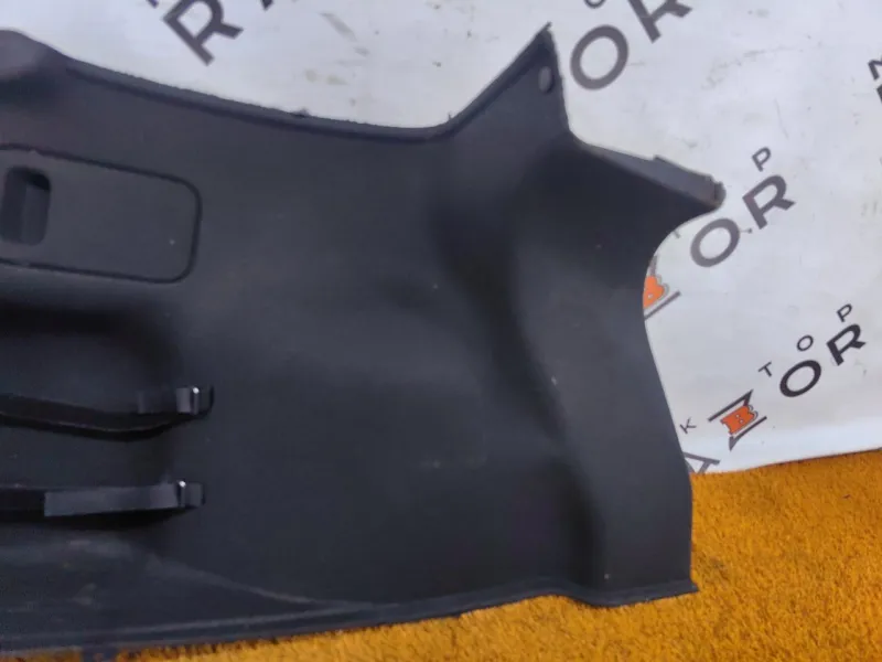 Обшивка багажника