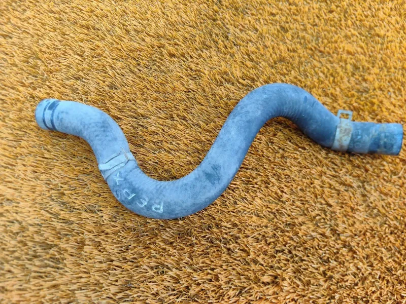 Патрубок отопителя