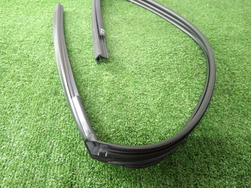 Уплотнитель стекла двери