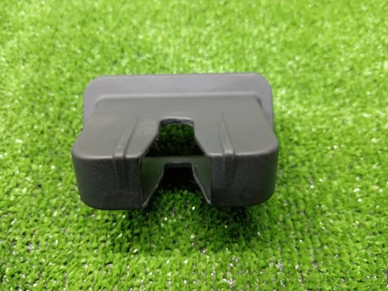 Накладка замка багажника