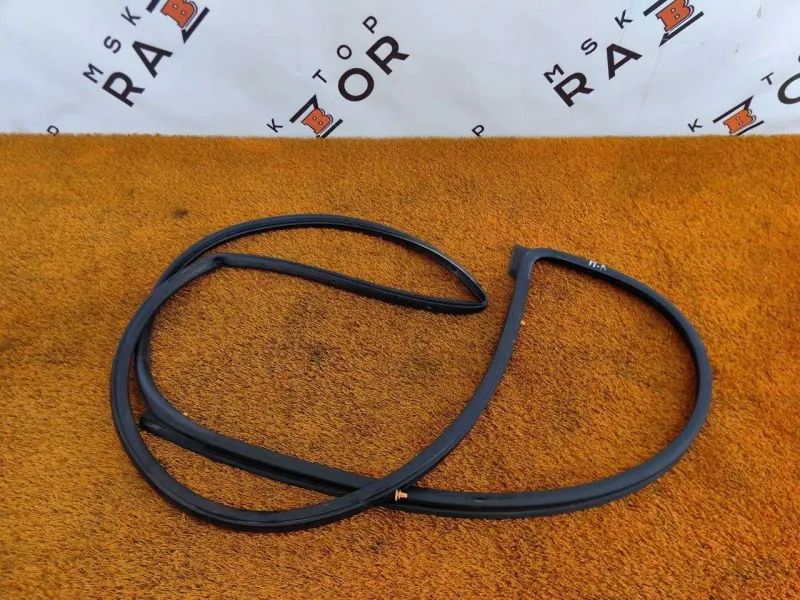 Уплотнитель двери