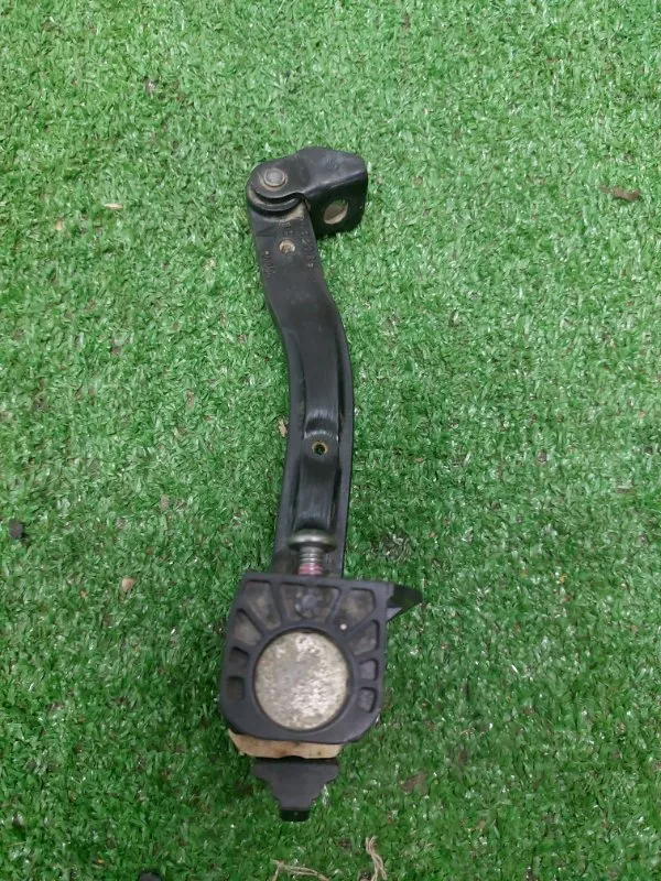 Ограничитель двери