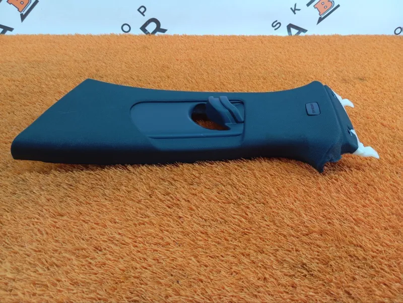 Обшивка центральной стойки