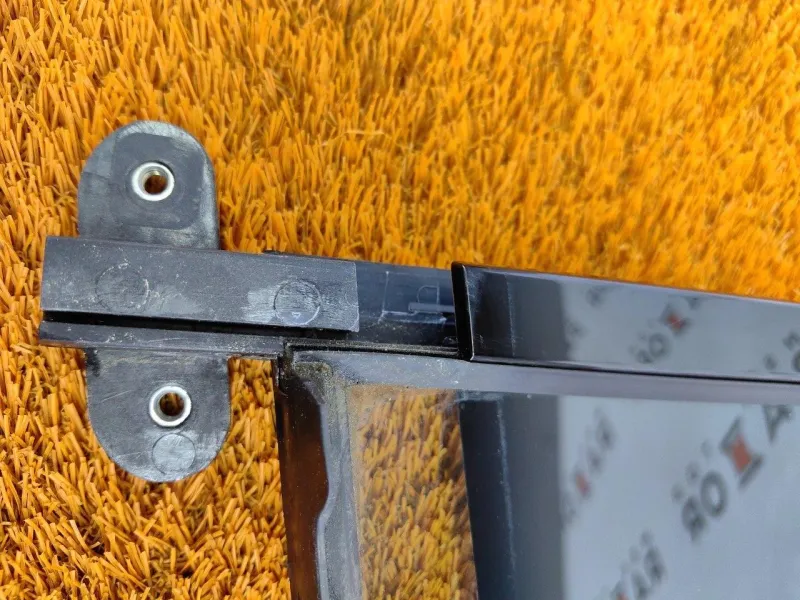 Форточка задняя