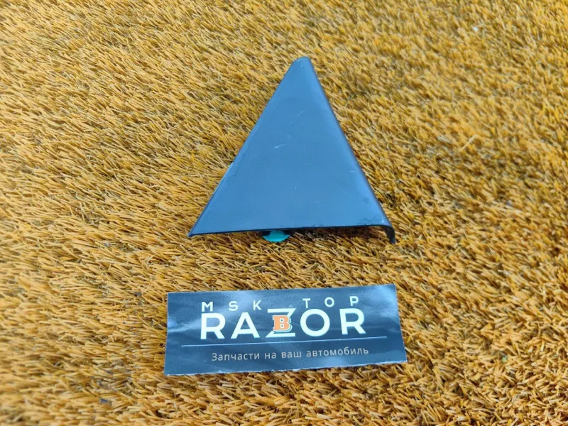 Уголок двери