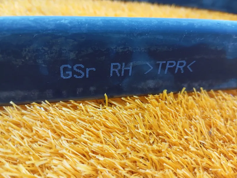 Крепление топливного бака