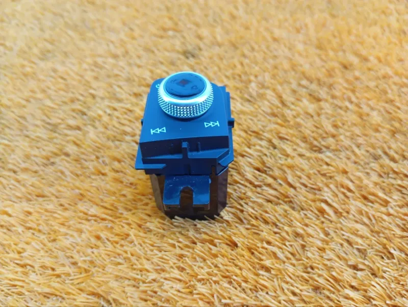 Блок управления магнитолой