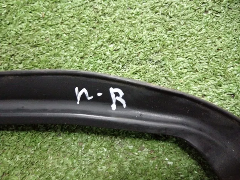 Уплотнитель стекла двери