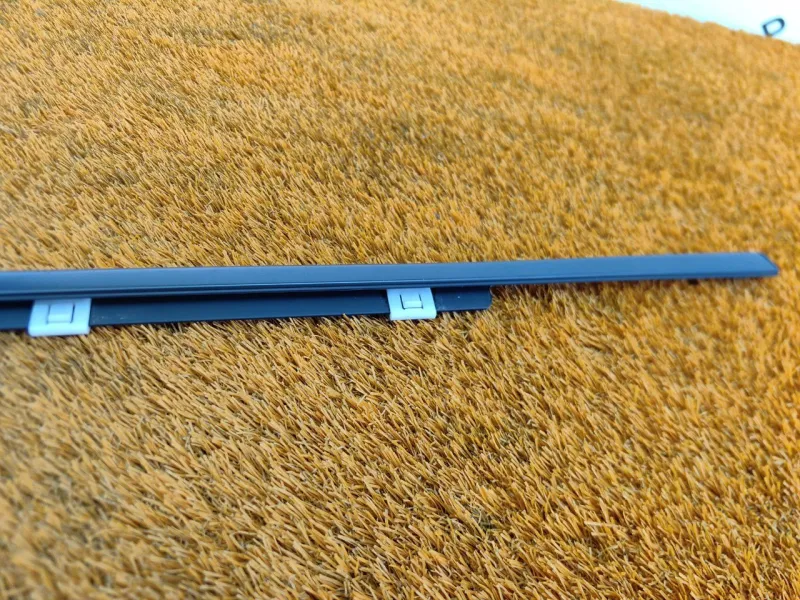 Молдинг стекла