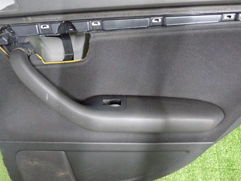 Обшивка двери Audi A4 2007 8E0867306 B7, задняя правая