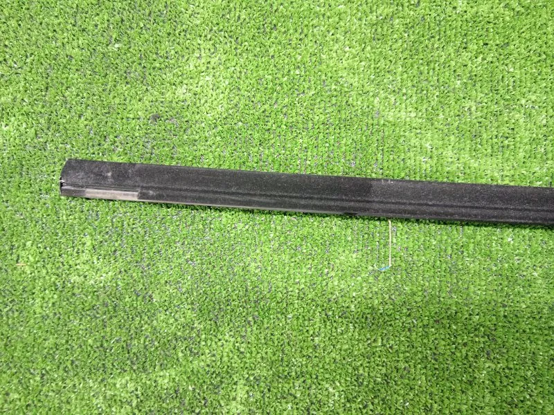 Уплотнитель стекла двери