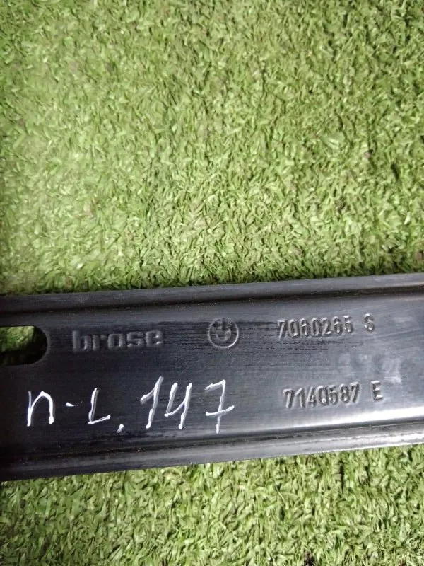 Стеклоподъемник BMW 3-Series 2005 51337140587 E90, передний левый