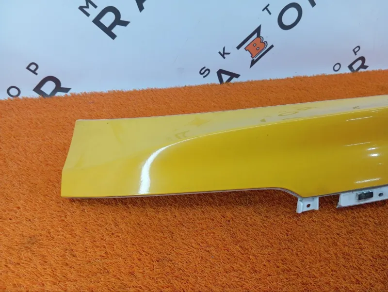 Накладка крышки багажника