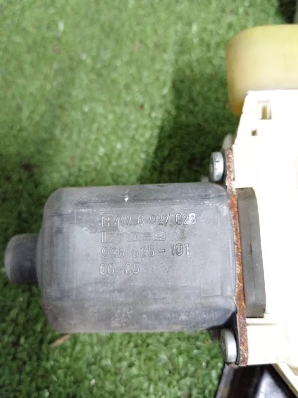 Стеклоподъемник BMW 3-Series 2005 51337140588 E90, передний правый